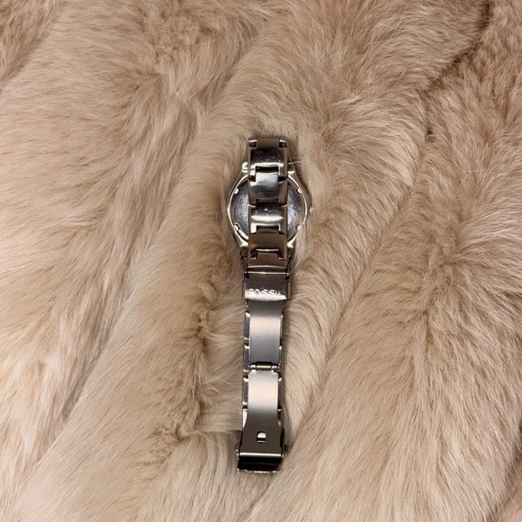 Fossil Silver Watch with Vibrant Red Dial - Picture 4 of 4